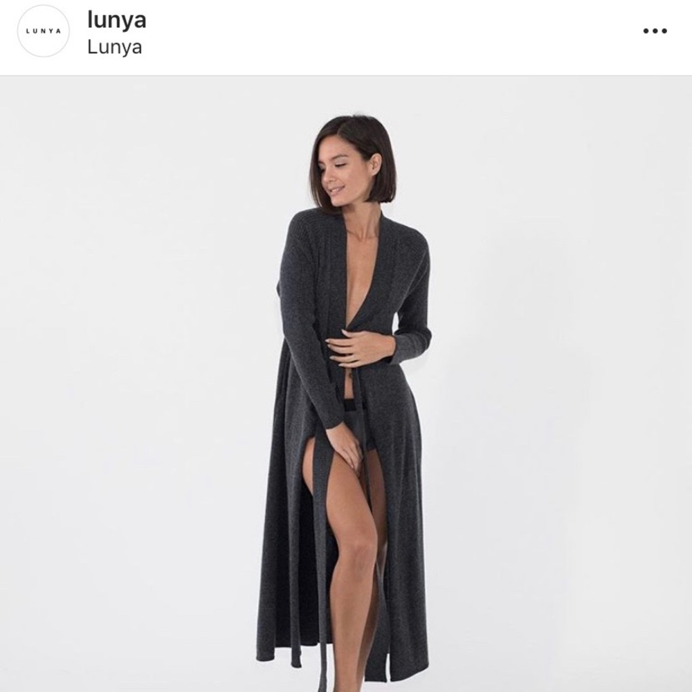 Lunya gray cardigan in a size xsmall.